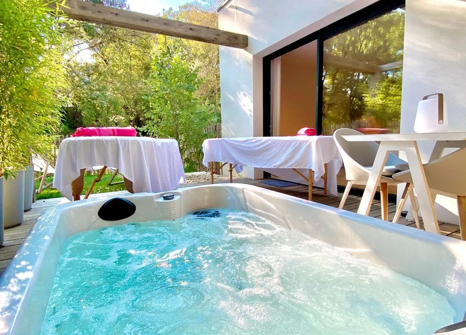 Chambres Avec Jacuzzi Privatif - Kassiopee Bed & Spa Albi Guest house